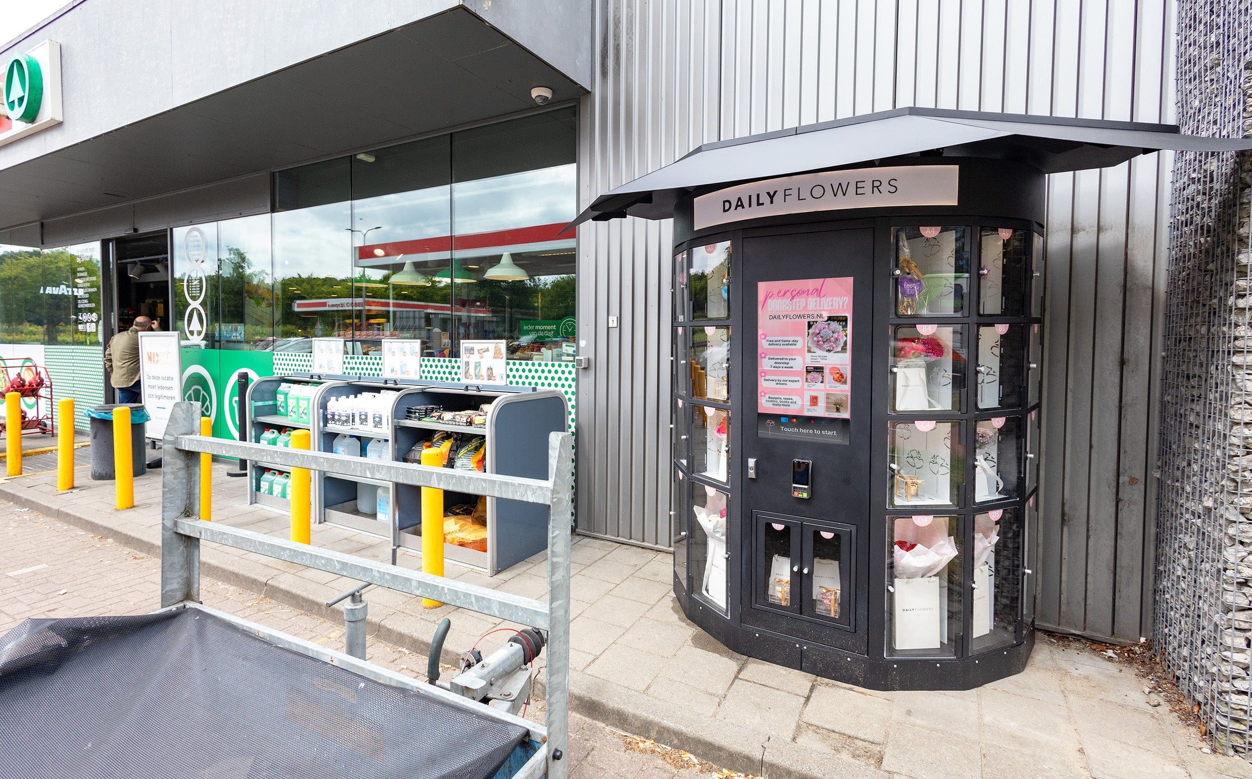WEIMI Out Door Flower Vending Machine with Smart Cooling, Touch Screen & Inventory Management