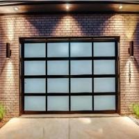 Porta de garagem bi-dobrada de aço de painel claro de alumínio automático moderno