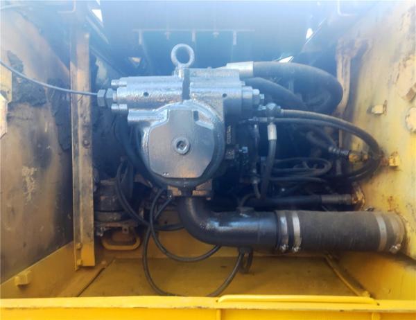                  Used Komatsu MIDI PC220se-6 Extended Boom Crawler Excavator in Terrific Working Condition with Amazing Price. Secondhand Komatsu PC200-6, PC120-5 on Sale.             
