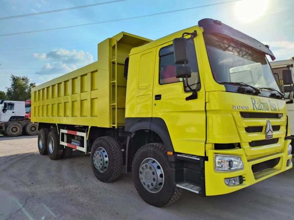 Desenho de pneus radiais Sinotruk HOWO 8*4 camião de descarga de segunda mão com capacidade de motor de 6-8L