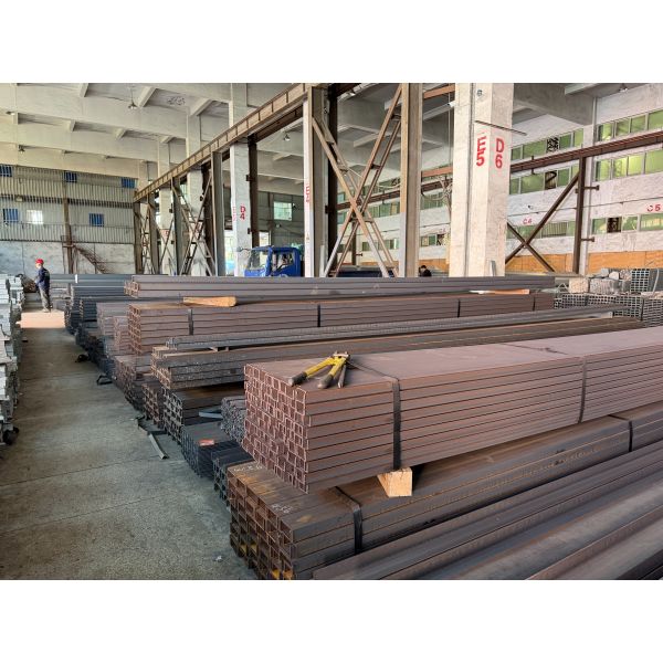 Q355B Q235 Hot Rolled Galvanized Rectangular Steel Square Tube For Architectural Ornament