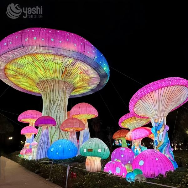 Simulated Mushroom Lanterns Outdoor LED Lighting Fixtures 240CM - 250CM