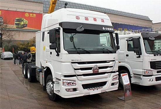 600L Tanker White Tractor Trailer Truck HW76 Cabin With 1 Sleepers HW19710 Gearbox