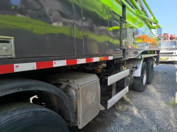 2019 Zoomlion 56M Used Béton Pump Truck Mercedes Benz châssis Béton Pump Truck