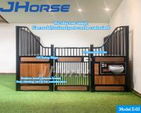 Le haut zinc a enduit le panneau carré extérieur lisse de cheval de tube la cour de ranch