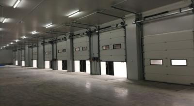 Portas de garagem seccionais automáticas isoladas 0,2 m/s Velocidade de operação Janela dupla