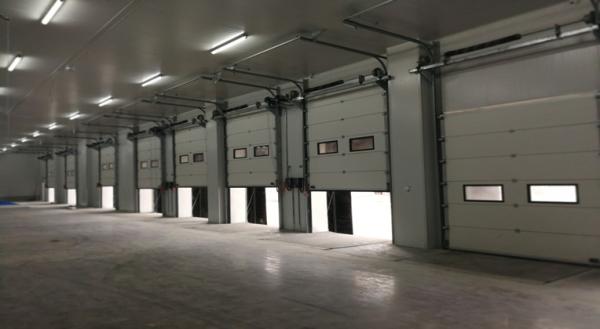 Portas de garagem industriais Soluções personalizáveis duráveis e seguras