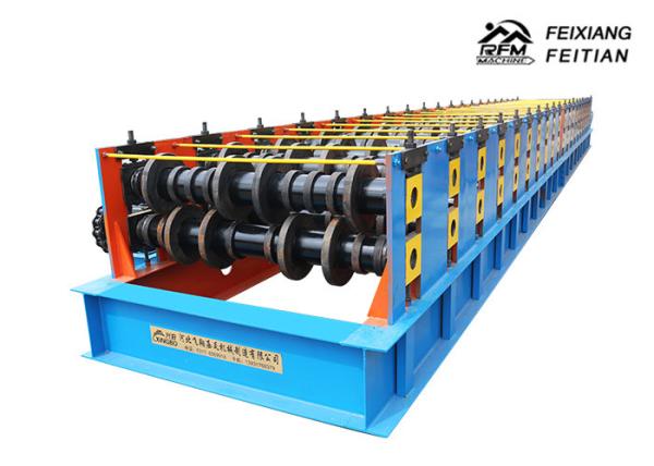 Gear Drive 2 Mm Thick Sandwich Panel Roll Forming Machine / Metal Car Panel Making Machine