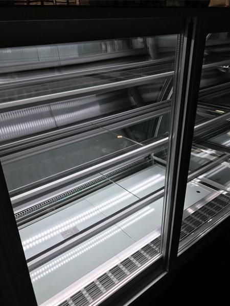 Automatic Defrost Refrigerated Cake Display Cabinets 400L Capacity，1500mm Length and One-layer Shelf