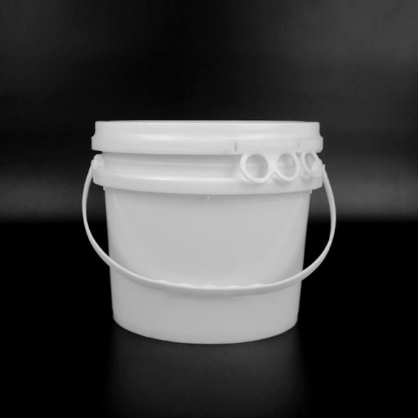 1 Gallon White Round Plastic Bucket with Plastic Handle