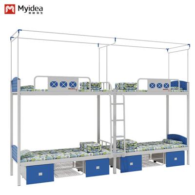 Cama em cubos elegante e prático dormitório de estudantes com tela de cortina e moldura de calçado