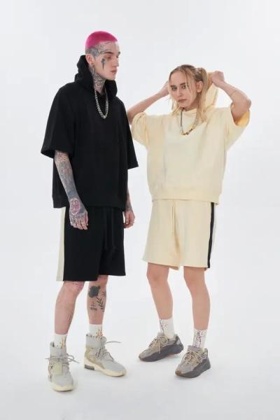                  Wholesale Men′s Embroidery Tracksuit Summer Men Short Trucksuit Set             