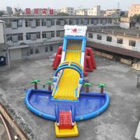 glissement gonflable orienté et glissière de l'eau d'arc-en-ciel de PVC de 0.55mm long avec la piscine