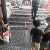 Abrasion Resistance Silver stainless steel grating with Anti Slip Surface