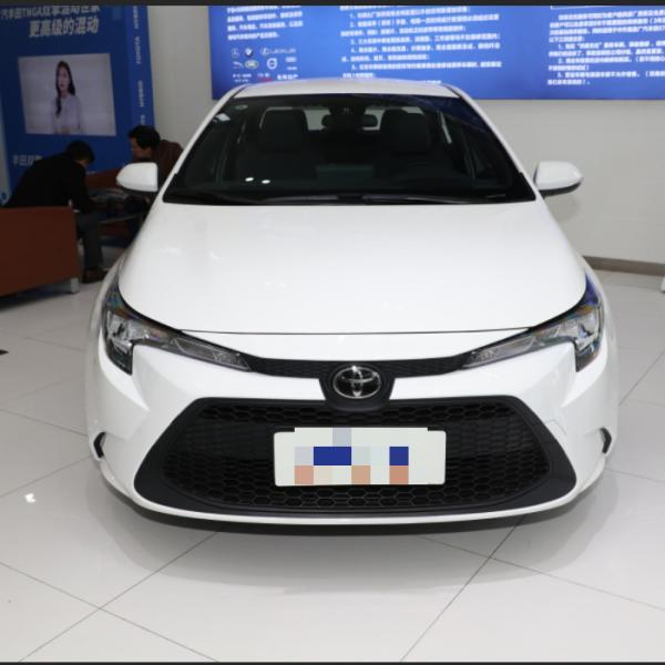 Sedán compacto pionero 2022 de la caja de los asientos 3 de la puerta 5 de la gasolina 4 del sedán de Toyota Lavin TNGA 1.5L CVT