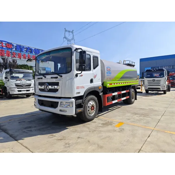 Cost-Effictive Dong Feng 4X2 Sprinkler Truck for Export