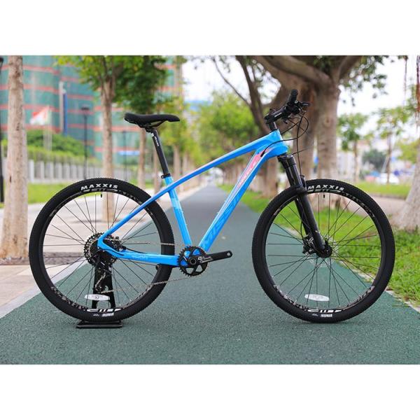 Vélo de montagne en fibre de carbone de 29 pouces avec chaîne YBN S12S et plaquettes de disque de frein de 160 mm