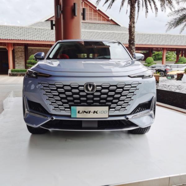 Carros usados pretos brancos de Changan uni K SUV dos carros de EV populares