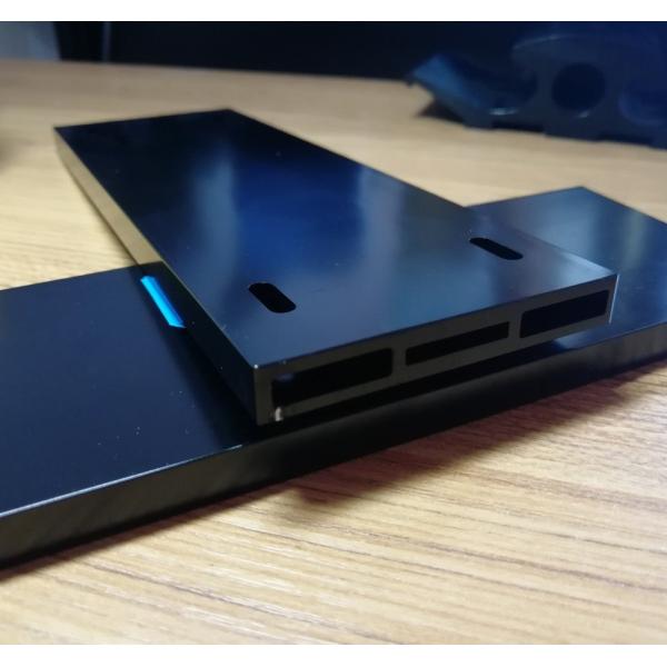 CNCの訓練は陽極酸化された突き出されたアルミニウム プロフィールの高精度の黒を機械で造りました