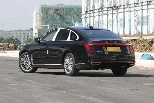 Electric Car Hongqi H9 2022 2.0t EV with Panoramic Sunroof in White Exterior Color