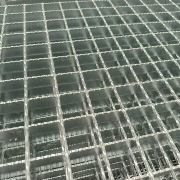 Эстетически приятные стальные решетки, улучшающие имидж сайта