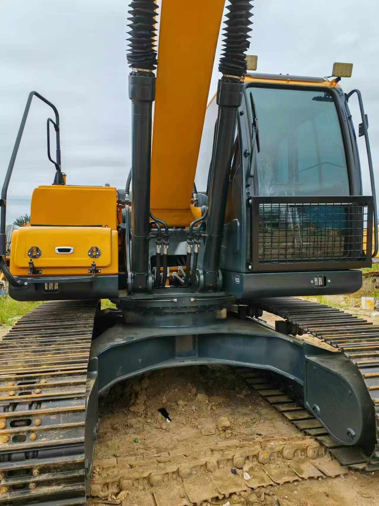 Экскаватор Hyundai 220-9S - высокопроизводительный, стабильный и надежный экскаватор