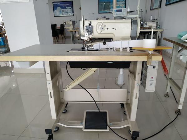 Cloth / Quilt Mattress Sewing Machine Edge Tape Trimming 1 Year Warranty