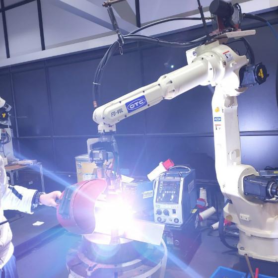OTC Used ABB Robot Arm Second FD-B4S 7 Axis 	2000 - 2015