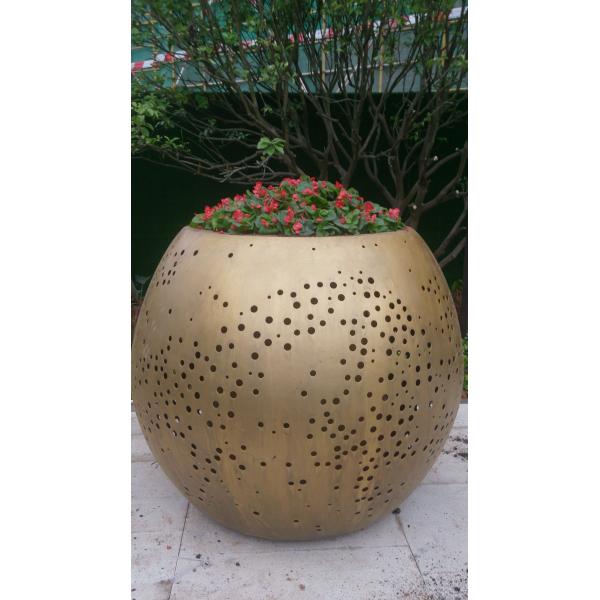 Modern Large Metal Flower Pot Garden Crafts Hollow Outdoor Metal Plant Pots