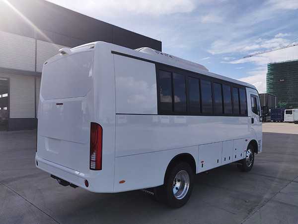 4x4 Off Road Tourism Right Hand Drive Coach Bus 29 seats Passenger Bus 4WD