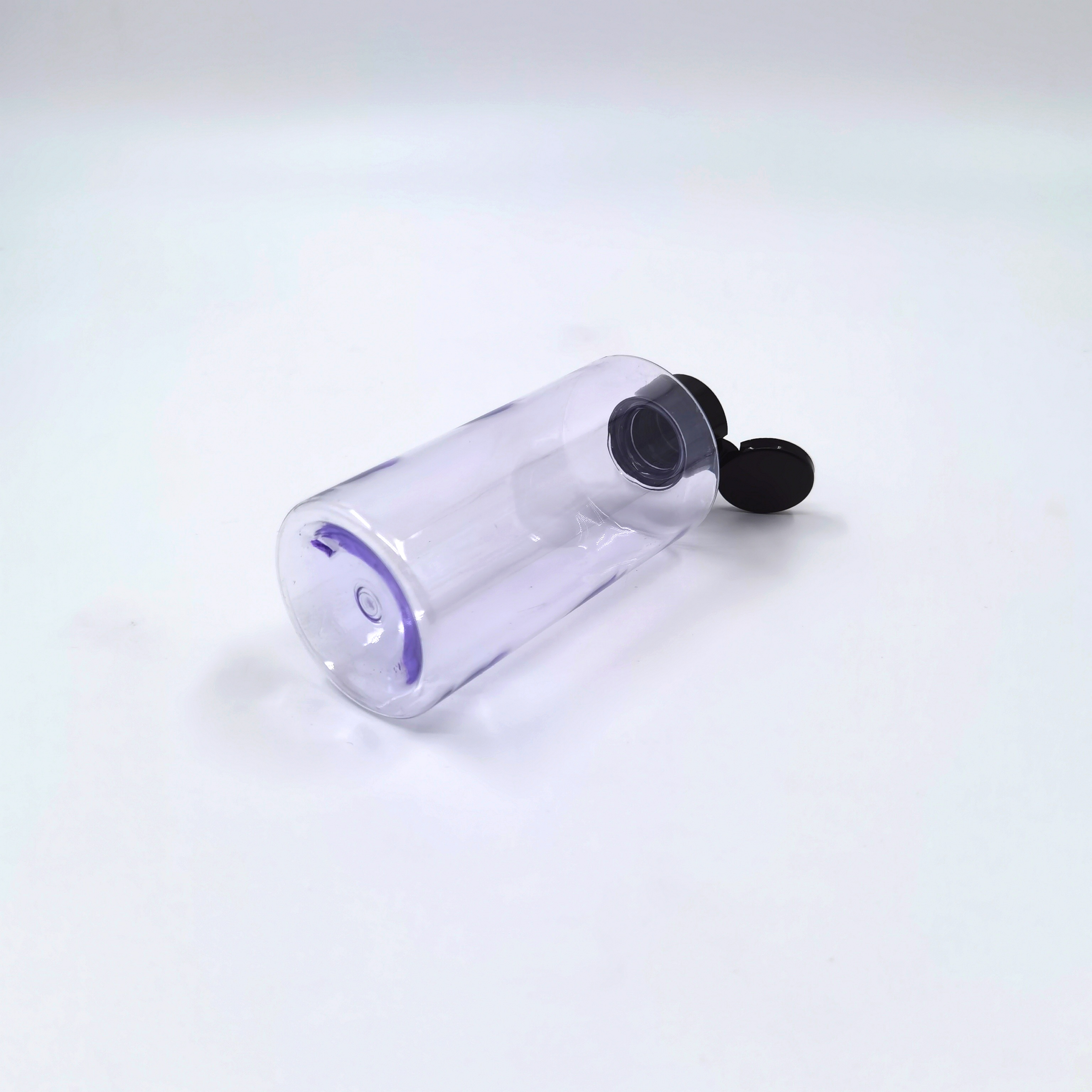Бутылка 15ml 30ml шампуня ясной пурпурной миниатюры пластиковая с крышкой створки