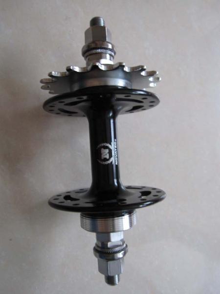 Novatec A165SBT/F166SBT Fixed Gear Hubs O.L.D 100/120mm for Track bike Wheel Filp Flop 20/24 32h Freewheel in Black Red