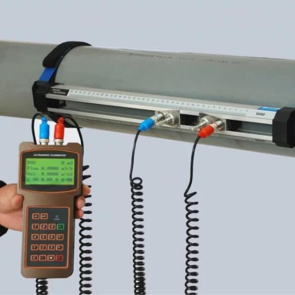 Handheld Ultrasonic Flow Meter 4-20mA Output Or 0-20mA Output