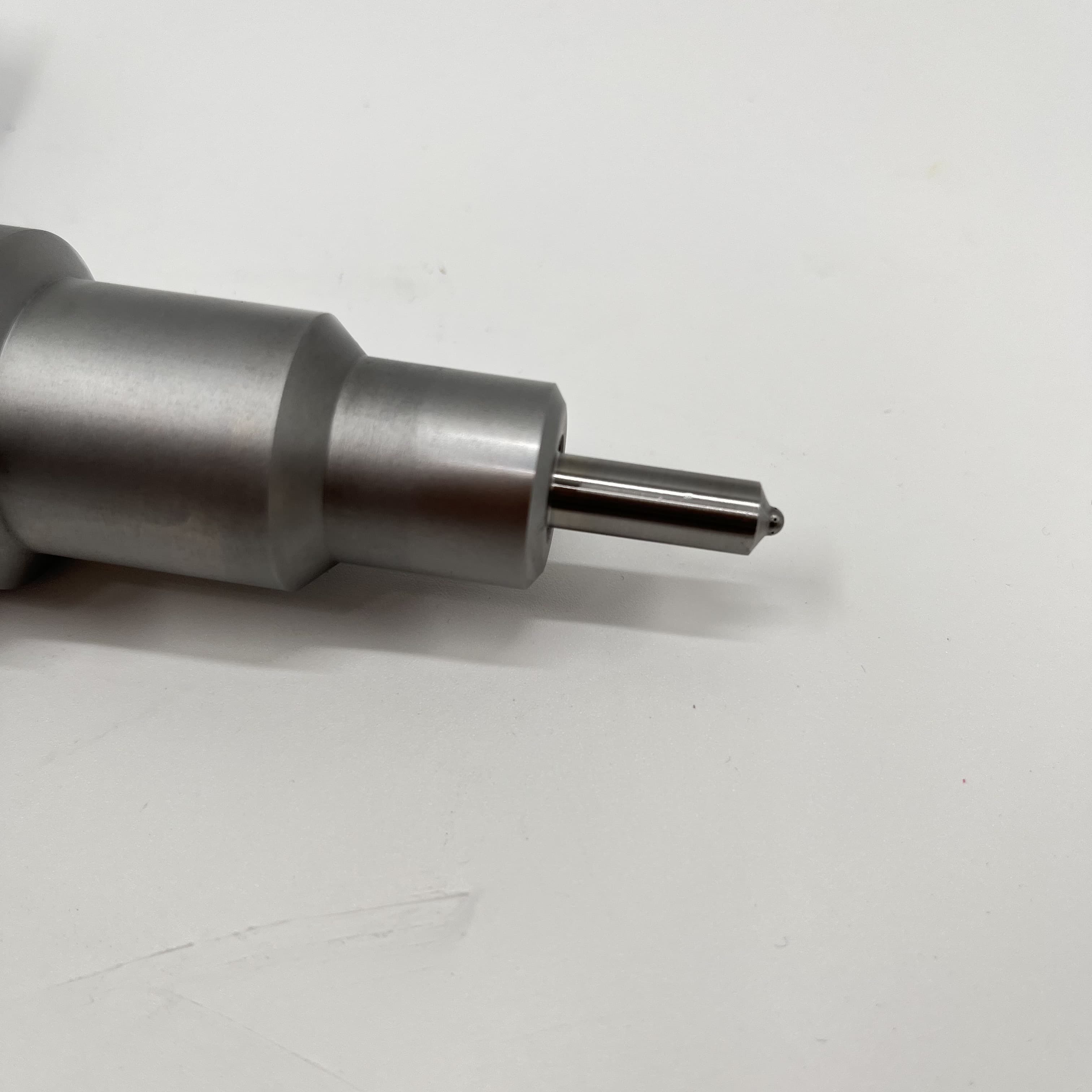 8112557 EUI Vo-Lvo Fuel Injector For FH12 Trucks And EC360B EC460B Excavators