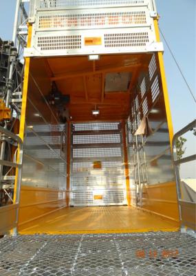 Altura de levantamento máxima 400M da cor do amarelo do elevador do canteiro de obras do controlo do motor de VFC