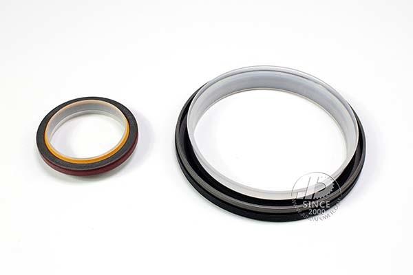6D125-8 6D102-7 6D114 6D125-N Excavator Engine Parts Crank Oil Seal