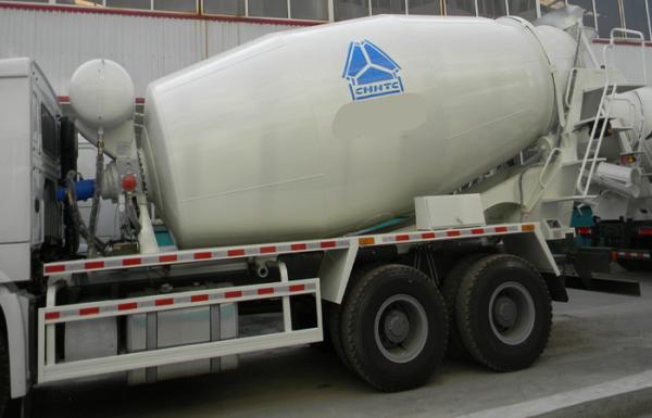 SINOTRUK HOWO Concrete Mixer Truck 12CBM 336HP 6X4 RHD ZZ5257GJBN4048W