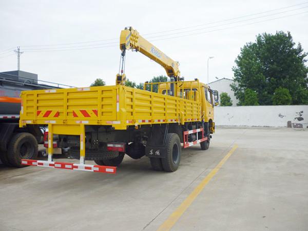Good Price Dongfeng New Left Hand Drive 4x4 off Road Used in Mountain Truck Mounted Crane 10ton