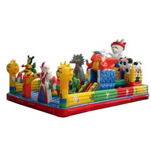 Equipo de entretenimiento inflable de colores vibrantes para fiestas de cumpleaños o instituciones educativas