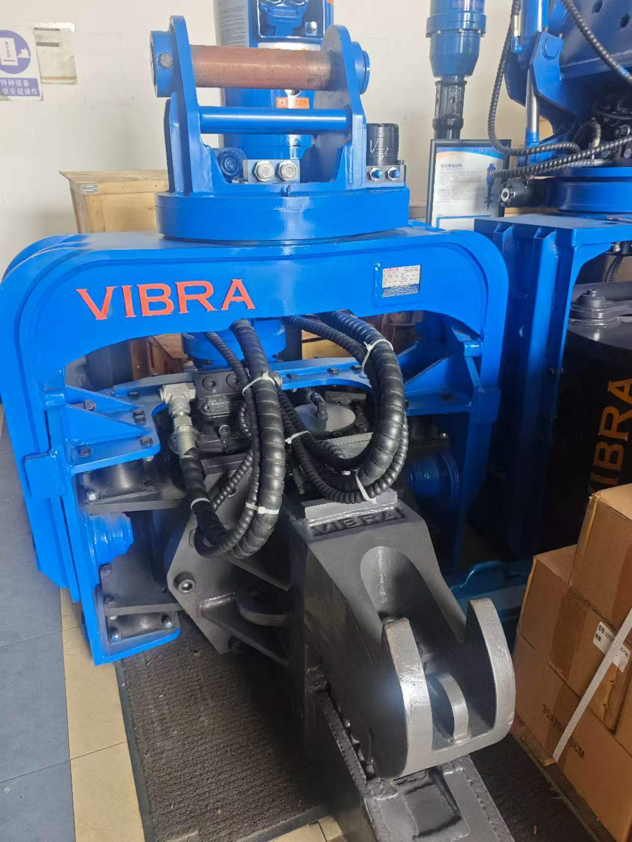 FV-280R High Frequency Vibration Output Pile Driver With Full Slewing Mechanism Assembly