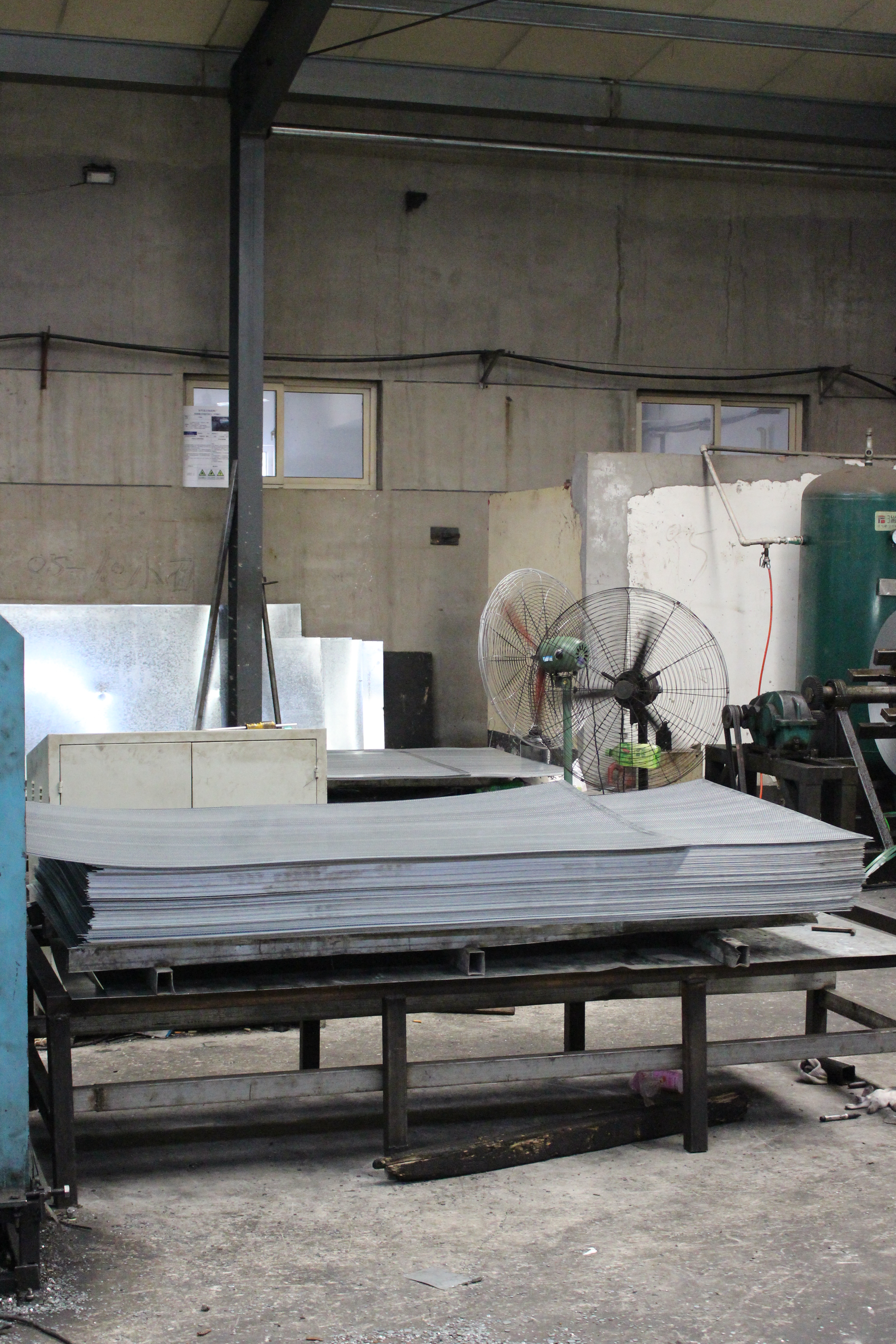 304 316 Stainless Steel Slot Punched Perforated Metal Plate
