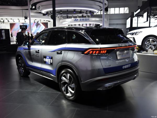 124KW Total Motor Power Baic Beijing X7 PHEV Plug in Hybrid SUV Car with Left Drive