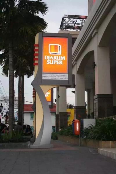 P3 - P6 conduziu o sinal comercial do polo da lâmpada do brilho alto 3G/4G/WIFI/USB de quadro de avisos de propaganda exterior