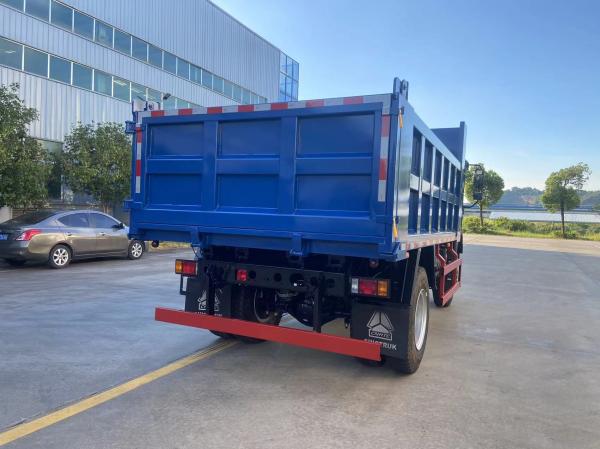 Blue Light Dump Truck 4X2 with Fuel Tank Capacity 200-300L