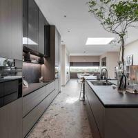 Wholesale Modern Kitchen Cabinets Water-Resistant Custom Solid Wood Lacquer Kitchen Cabinet