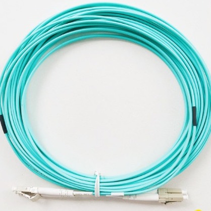 光ファイバーパッチコード 低挿入損失 高返回損失 良質 繰り返し性 SM/MMタイプ