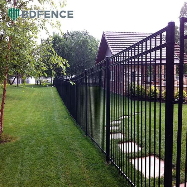 Sleek Tubular Steel Fence Enhances Curb Appeal