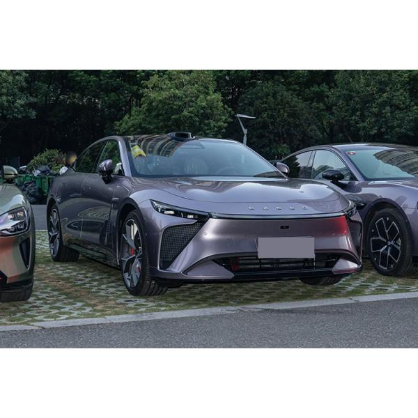 Xingtu Star Era ES Energy es un coche eléctrico de cuatro ruedas con una potencia máxima de 353 kW y una velocidad de carga rápida en 2024.08
