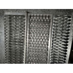 Natural Color Crocodile Mouth Perforated Grip Strut Safety Grating For Anti Slip