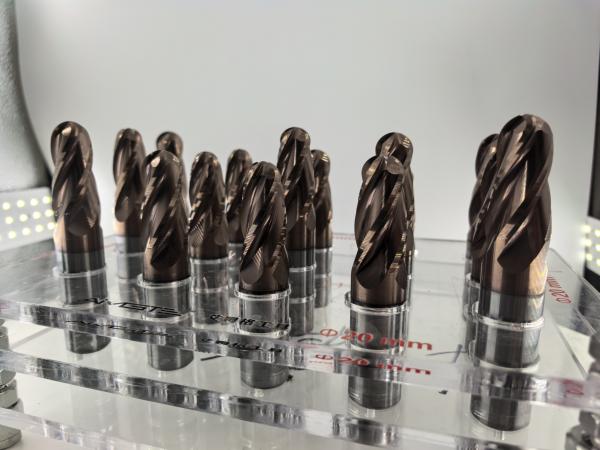 Customized Carbide Tool 4 Flute Tapered Ball Nose End Mill Anti Vibration For Precision Machining